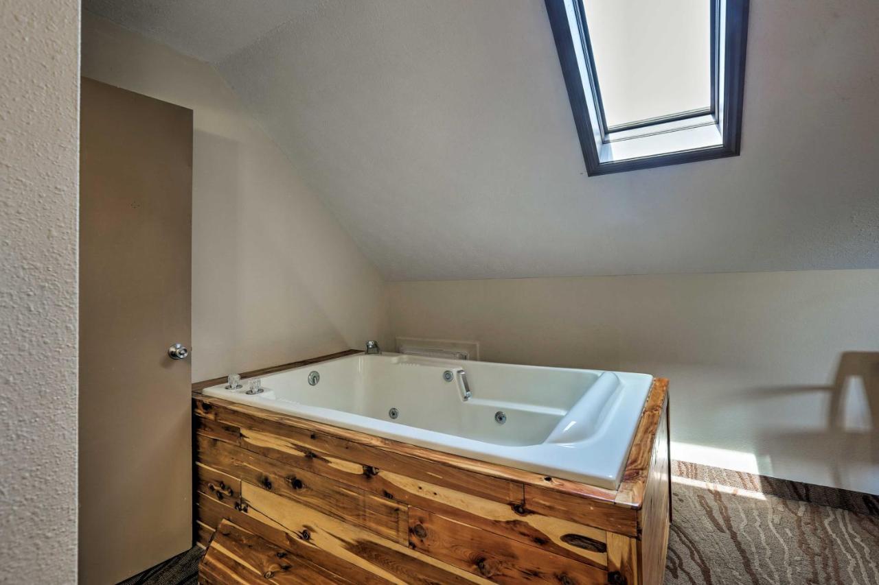 Burkesville Apt With Deck, Views And Pool Access! Luaran gambar