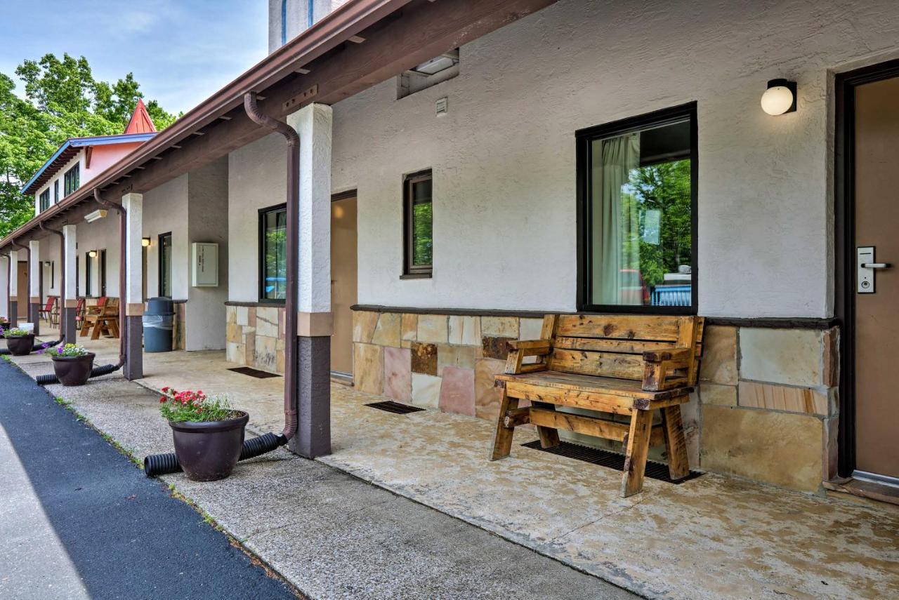 Burkesville Apt With Deck, Views And Pool Access! Luaran gambar