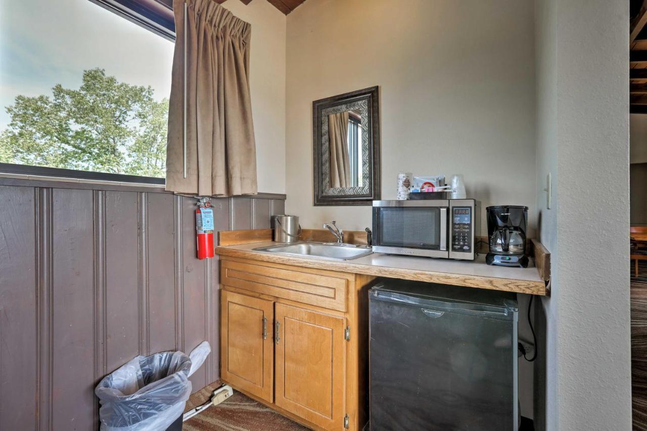 Burkesville Apt With Deck, Views And Pool Access! Luaran gambar